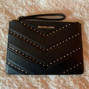 Black and Gold Michael Kors Wristlet